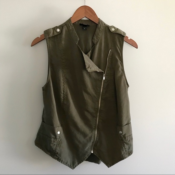 Mossimo Olive Green Women’s Vest - Picture 2 of 7